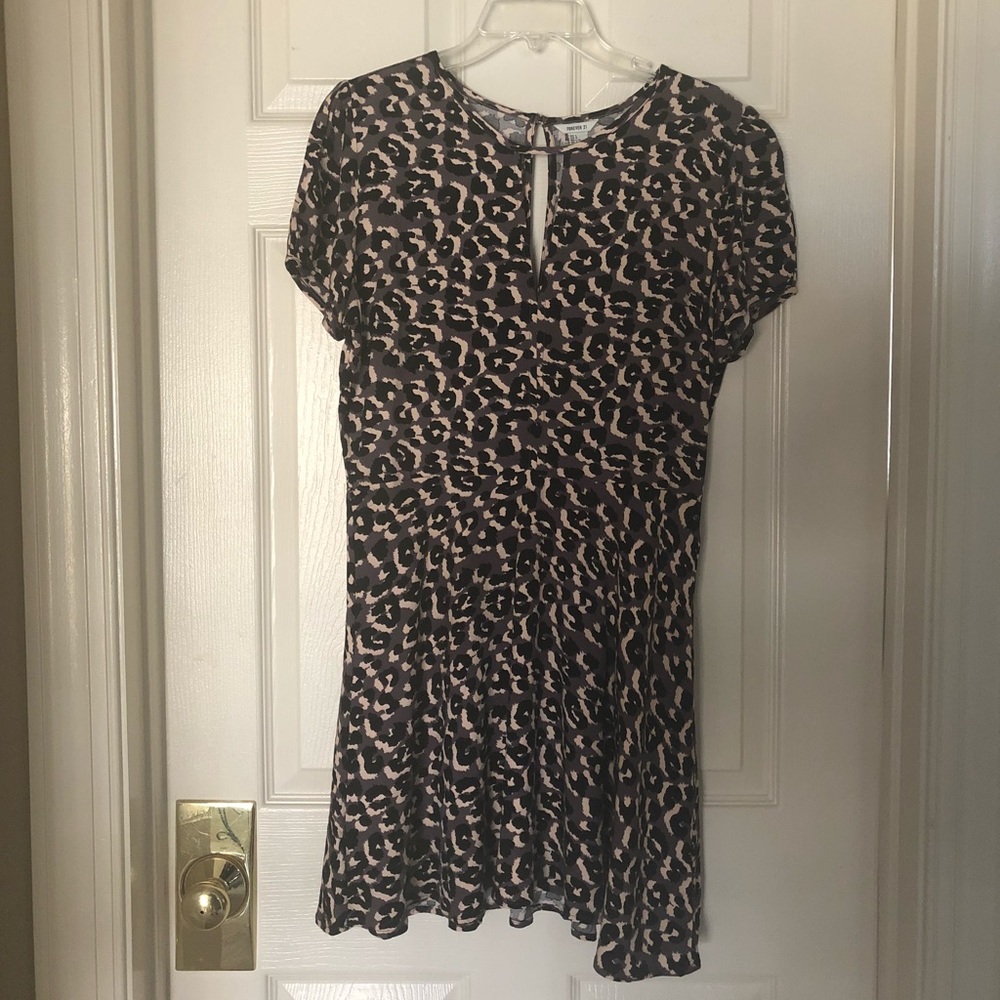 NWT Trendy Leopard Print Short Sleeve Dress